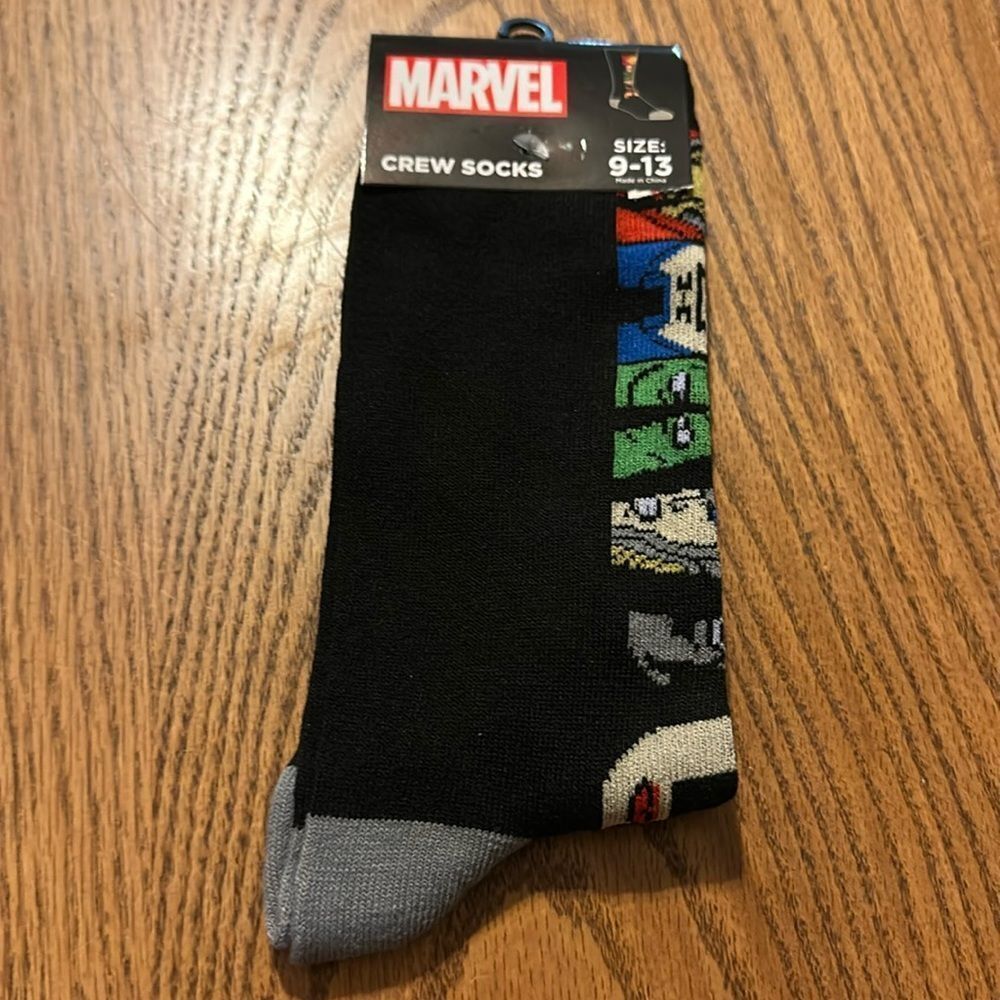 NEW Men’s fashion socks (Fits shoe size 9-13)